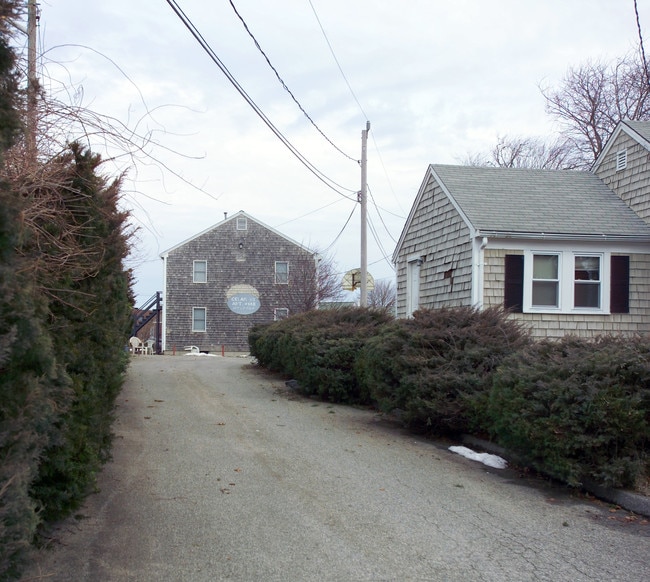 148 Cedar St in Hyannis, MA - Building Photo - Building Photo