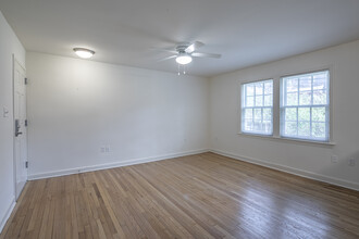 Fisher House Apartments in Arlington, VA - Foto de edificio - Interior Photo