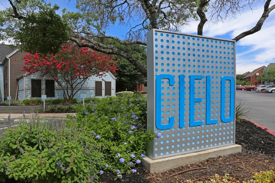 Cielo in San Antonio, TX - Foto de edificio