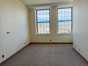 64 Forest St in Medford, MA - Building Photo - Building Photo