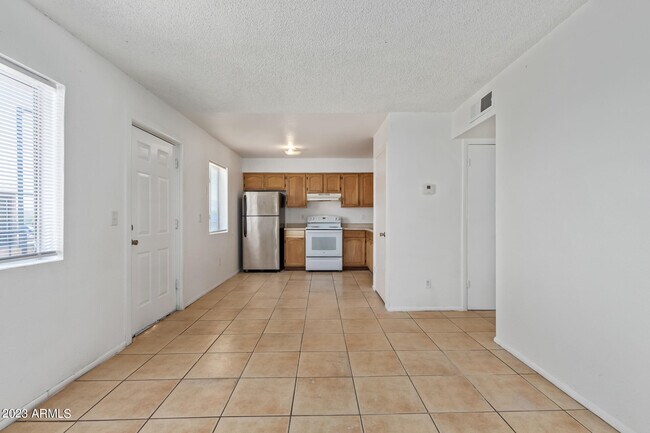 1623 E Wood St-Unit -101 in Phoenix, AZ - Foto de edificio - Building Photo
