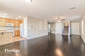 6305 Climbing Vine Ave in Las Vegas, NV - Building Photo - Building Photo