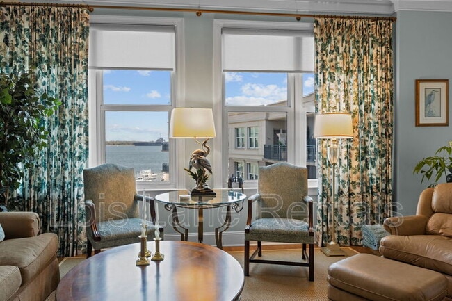 2 Wharfside St in Charleston, SC - Building Photo - Building Photo