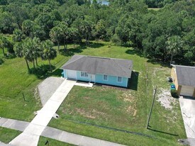279 Englar Dr in Sebastian, FL - Building Photo