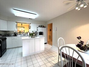 92 Winthrop Rd in Monroe Township, NJ - Building Photo - Building Photo