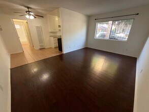 1114 W 18th St in Los Angeles, CA - Building Photo - Building Photo