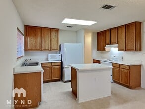 205 Covala Dr in Cedar Park, TX - Foto de edificio - Building Photo