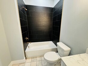 1107 E 38th St in Savannah, GA - Building Photo - Building Photo