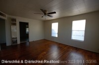 107 Belaire Ave - 4