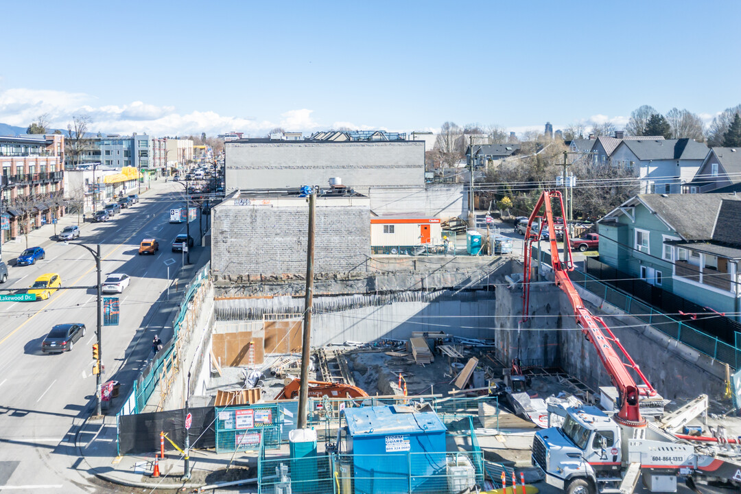 Hilltop in Vancouver, BC - Building Photo