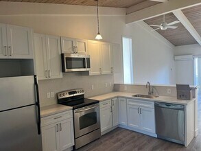 241 Lafayette Cir in Lafayette, CA - Building Photo - Building Photo