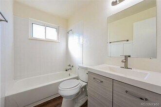 17476 E Plateau Dr in Aurora, CO - Foto de edificio - Building Photo