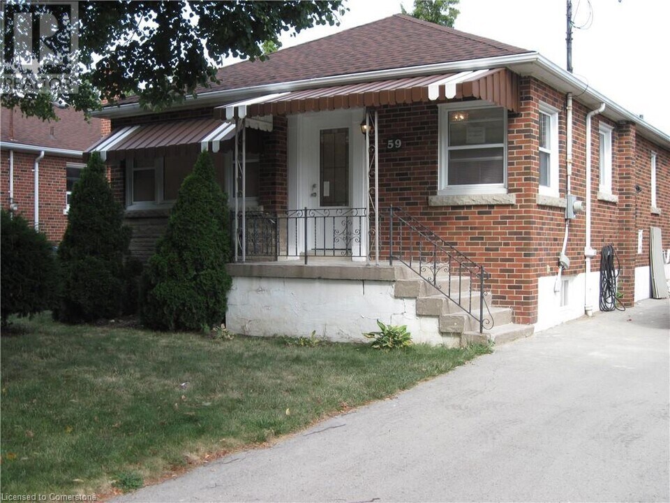 59 E 44th St in Hamilton, ON - Building Photo