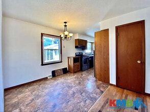 1209 Harold Dr SE in Cedar Rapids, IA - Building Photo - Building Photo