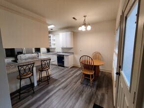 Room in Townhome on Presidents Dr in Durham, NC - Building Photo - Building Photo