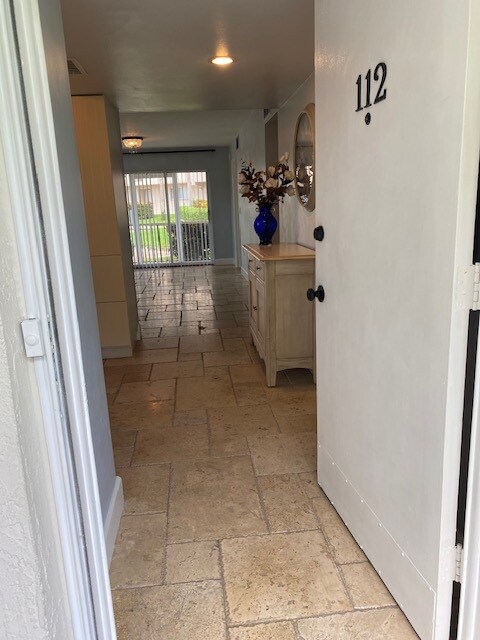 53 High Point Cir W, Unit 112 in Naples, FL - Building Photo