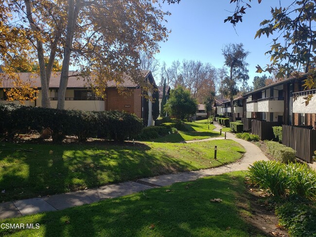 31550 Agoura Rd, Unit 7 in Westlake Village, CA - Foto de edificio - Building Photo