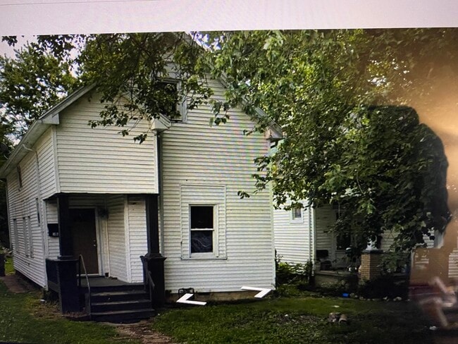 property at 1135 S Harlan Ave
