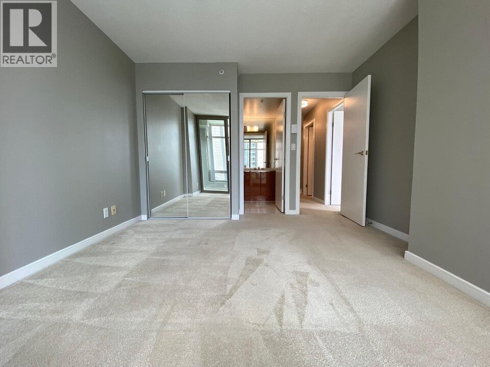 1288 Alberni St in Vancouver, BC - Building Photo