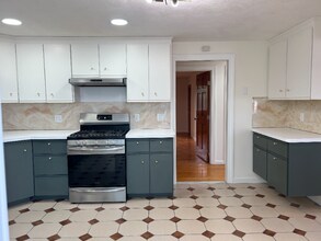182 Kittredge St in Boston, MA - Building Photo - Building Photo