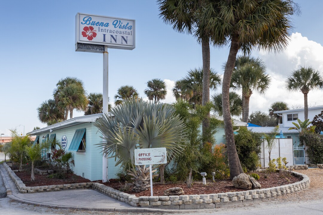 Buena Vista Inn in New Smyrna Beach, FL - Foto de edificio