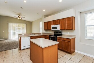 3807 101st Ave E in Parrish, FL - Foto de edificio - Building Photo