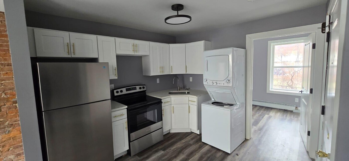 194 Chambers St in Newburgh, NY - Building Photo