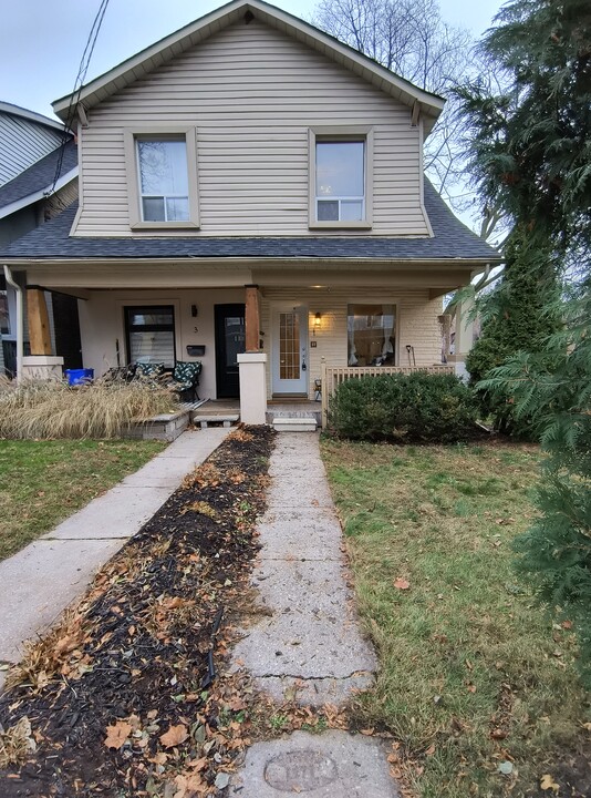 1 Bellhaven Rd in Toronto, ON - Building Photo