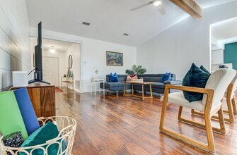 8911 Bubbling Springs Trail in Austin, TX - Building Photo - Building Photo