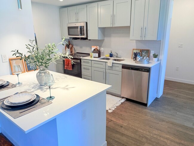 20 Stephenson Aman St, Unit 2 in Somerville, MA - Foto de edificio - Building Photo