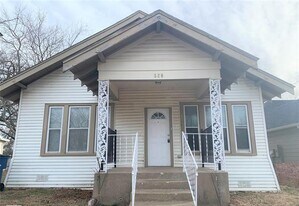 520 E Day St in Denison, TX - Building Photo