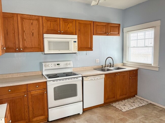 621 N Juliette Ave in Manhattan, KS - Building Photo - Building Photo