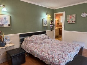 5715 Royal Oak Ave in Burnaby, BC - Building Photo - Building Photo