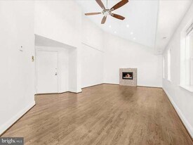 723 S Charles St, Unit 306 in Baltimore, MD - Building Photo