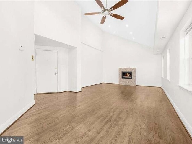 property at 723 S Charles St