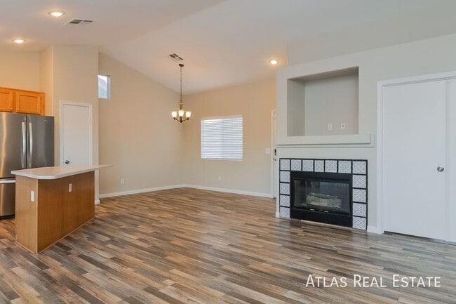 6044 Pele St in North Las Vegas, NV - Building Photo - Building Photo