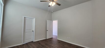 406 Magnolia Ln in Richwood, TX - Building Photo - Building Photo