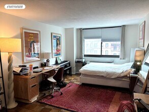 275 W 96th St in New York, NY - Building Photo - Building Photo