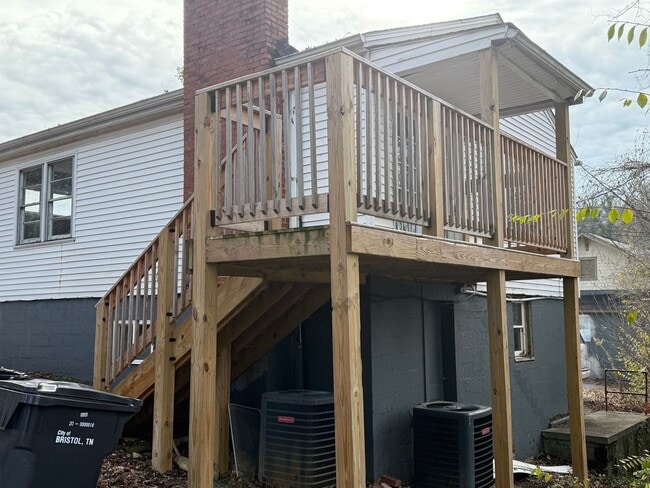 property at 221 Taylor St