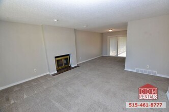 4332 Park Ct in Urbandale, IA - Building Photo - Building Photo