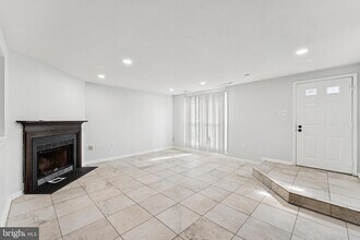 7527 Belle Grae Dr in Manassas, VA - Building Photo - Building Photo