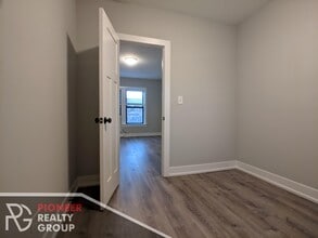 713 W Brompton Ave, Unit 701-709-39 in Chicago, IL - Building Photo - Building Photo