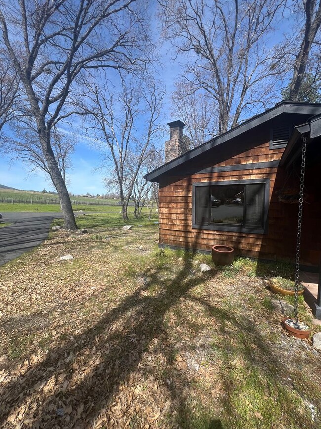 property at 2784 Siskiyou Blvd