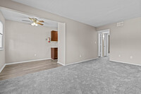 Shell Garden Apartments in Hampton, VA - Building Photo - Interior Photo