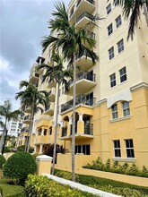 101 Sidonia Ave in Coral Gables, FL - Foto de edificio - Building Photo