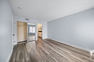 8300 Manitoba St, Unit 216 in Playa Del Rey, CA - Building Photo - Building Photo