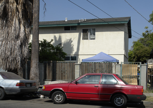 1060 N St Andrews Pl in Los Angeles, CA - Foto de edificio - Building Photo