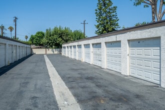 El Cortez Apartments in Anaheim, CA - Building Photo - Building Photo