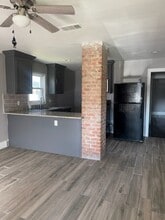 402 Graham Ave in Dallas, TX - Building Photo - Building Photo