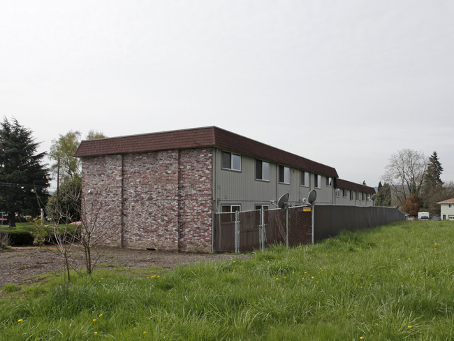 Berkeley East in Gladstone, OR - Foto de edificio - Building Photo